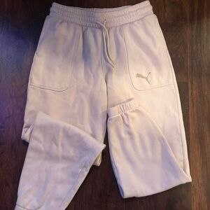 Puma Women’s Puma sweats 
Cream/off white